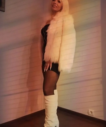 Яна